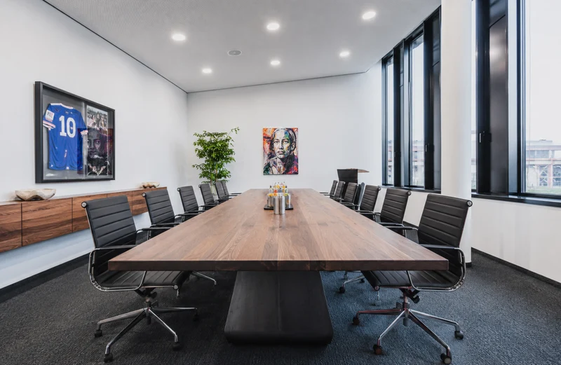 KONFERENZ Tisch