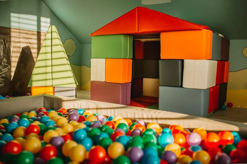 Haus aus Schaumstoffblöcken 32 Elemente