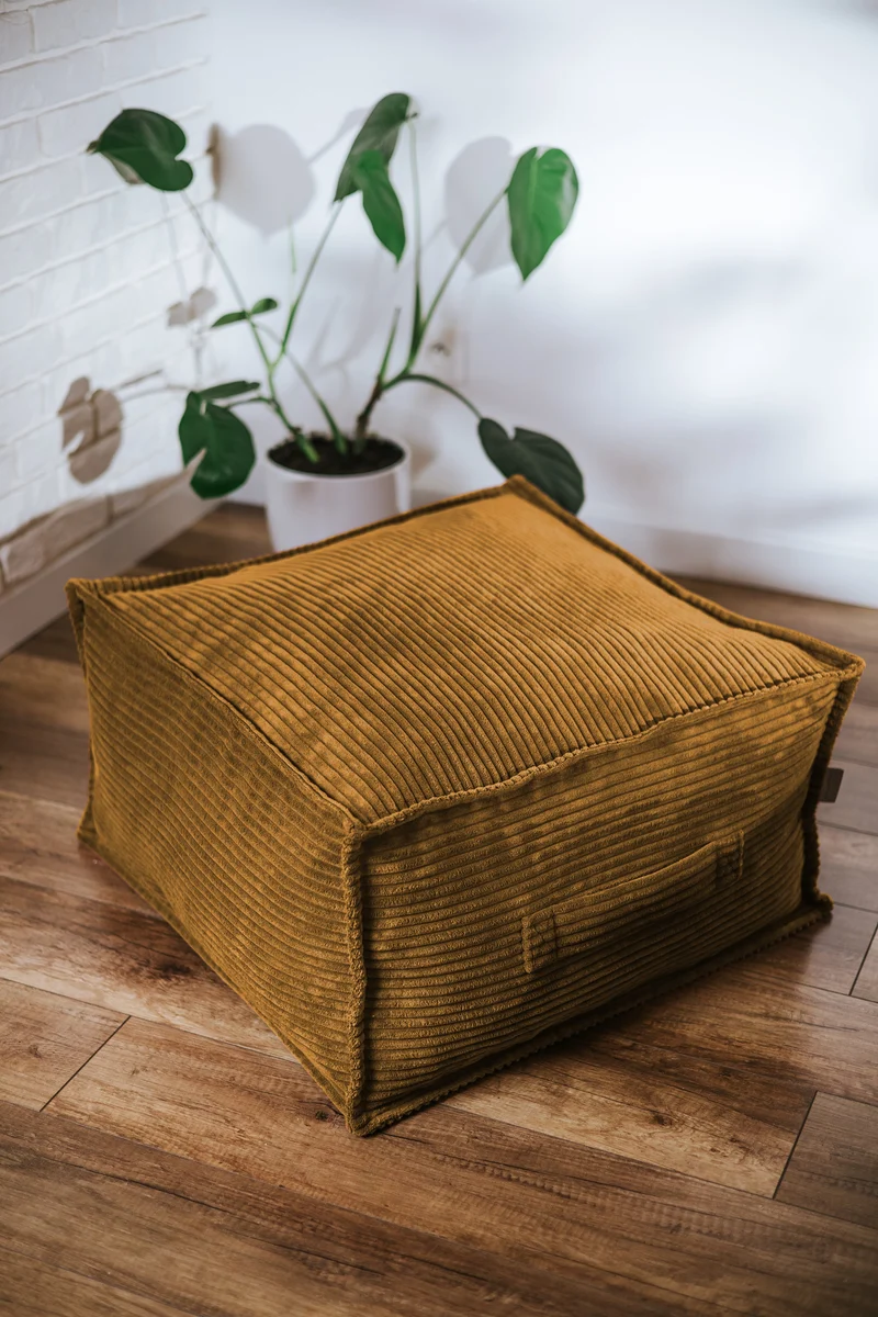 Quadratische Cord-Sitzpouf, ideal für das Kinderzimmer