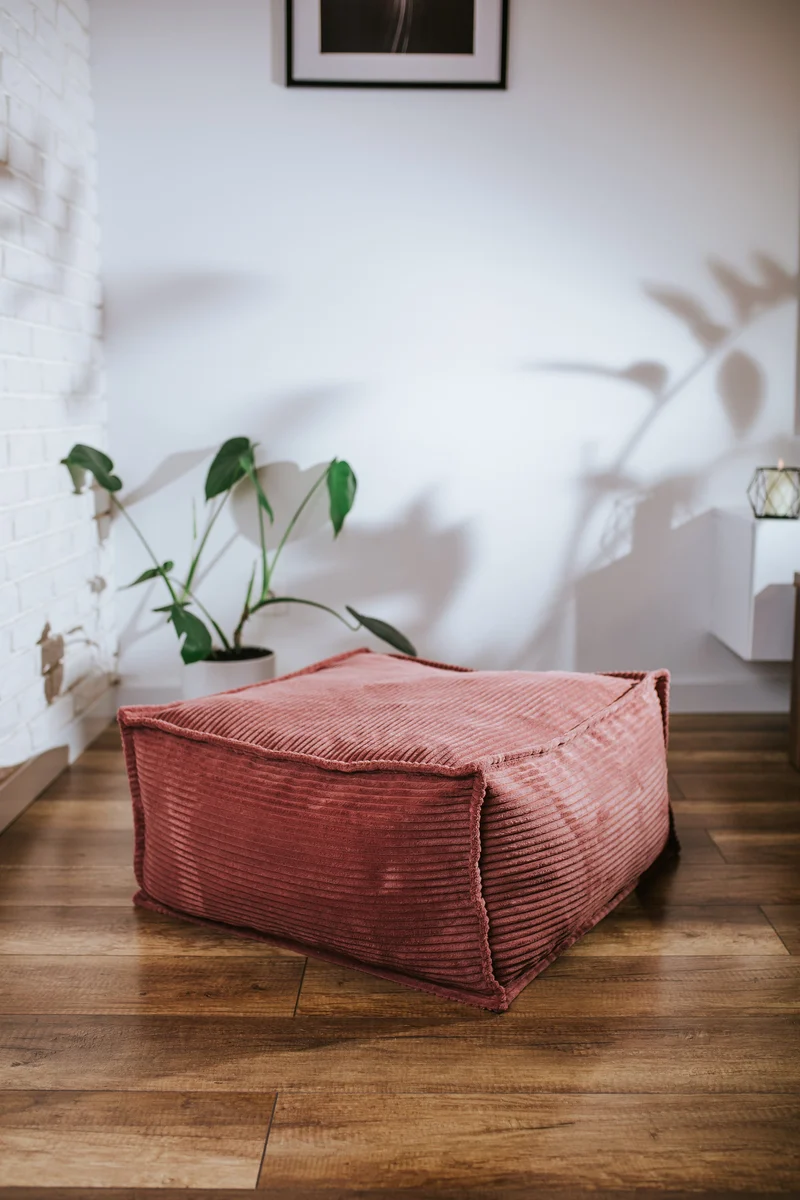 Quadratische Cord-Sitzpouf, ideal für das Kinderzimmer