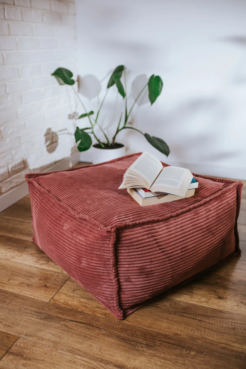 Quadratische Cord-Sitzpouf, ideal für das Kinderzimmer