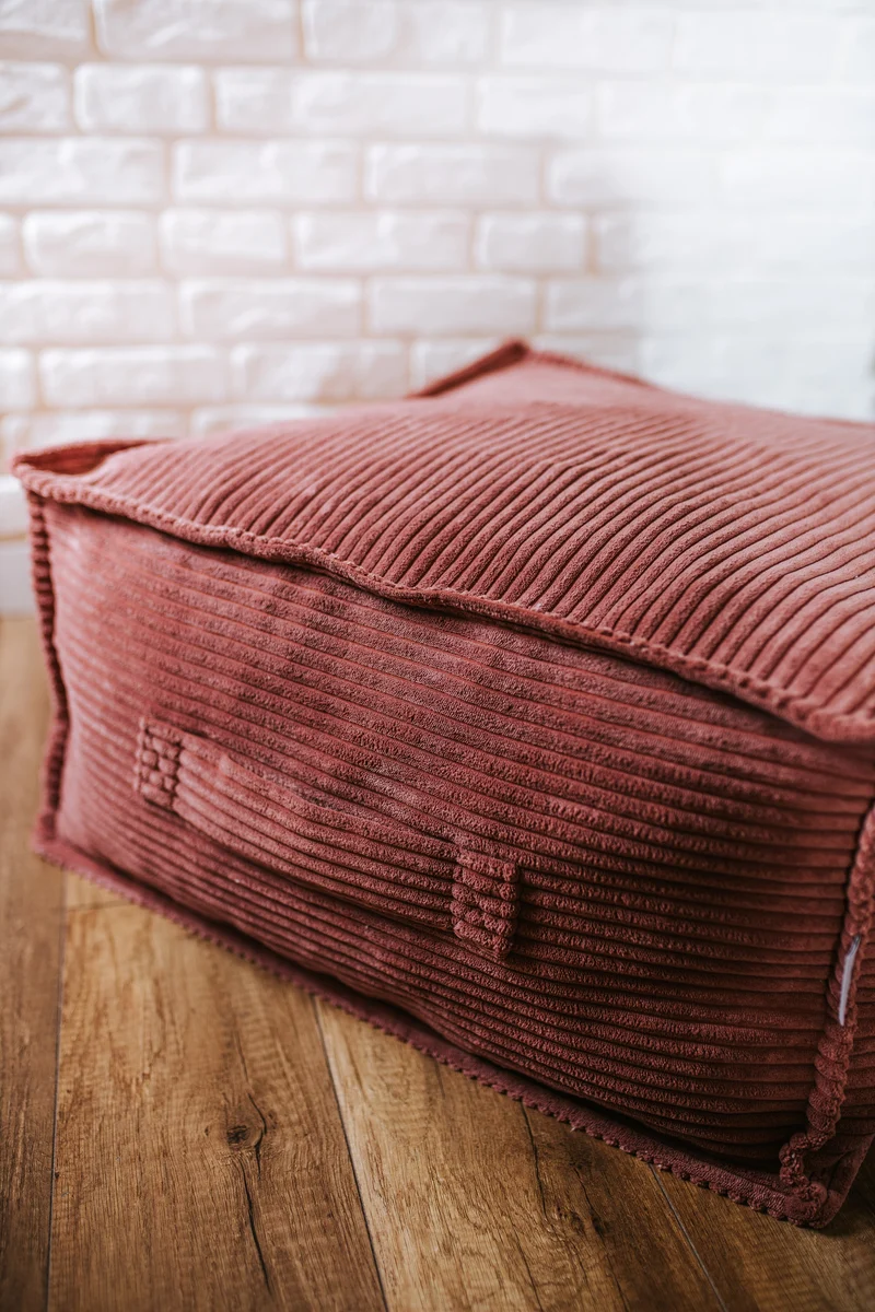Quadratische Cord-Sitzpouf, ideal für das Kinderzimmer
