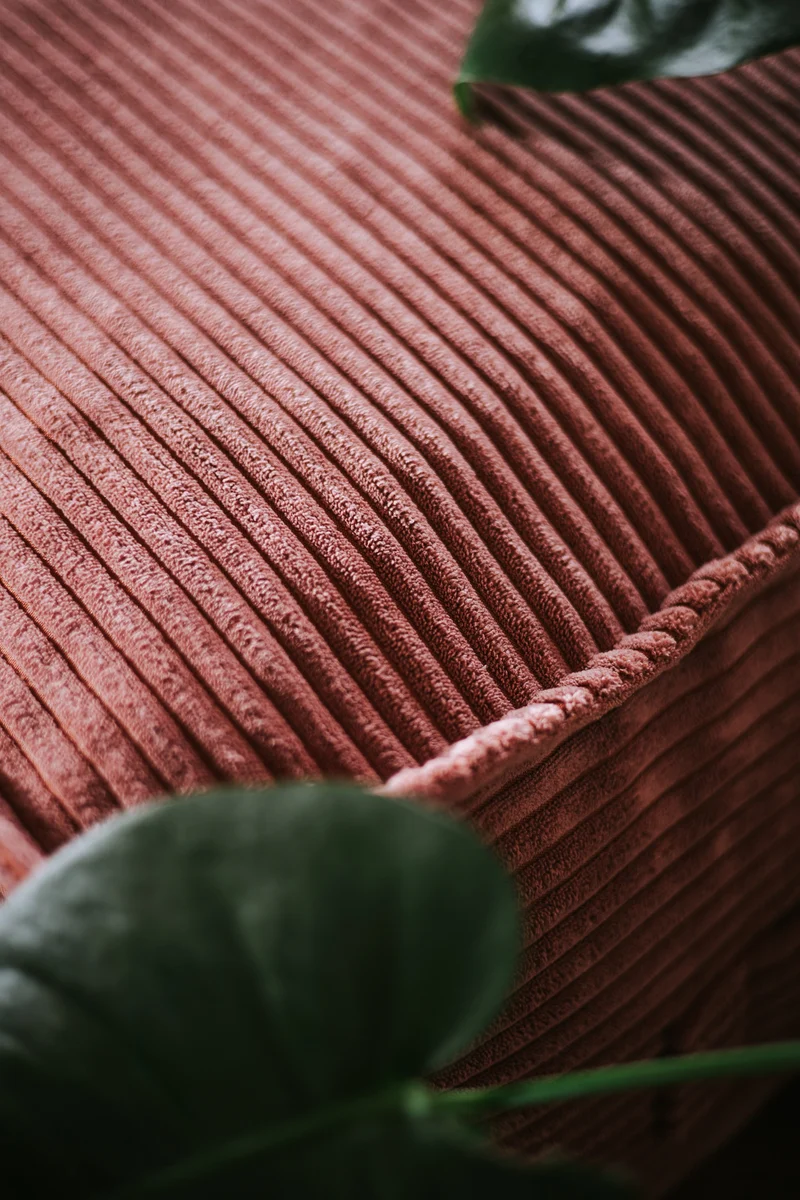Quadratische Cord-Sitzpouf, ideal für das Kinderzimmer
