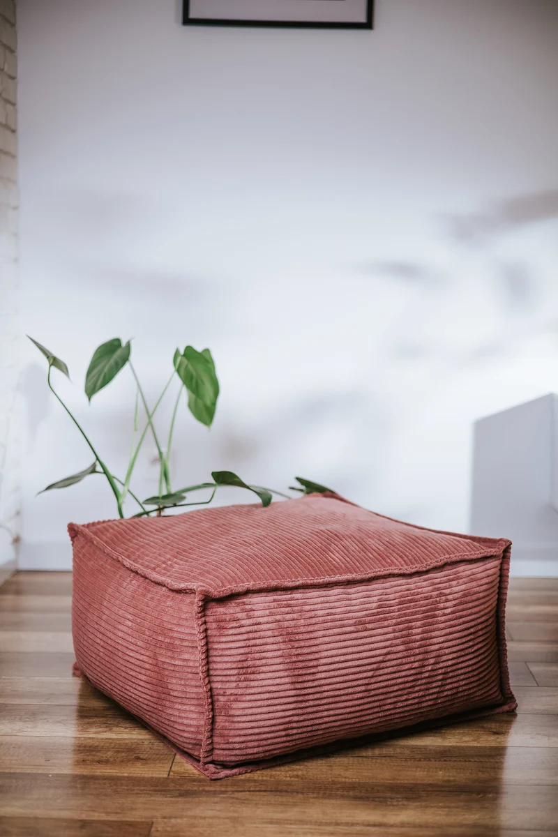 Quadratische Cord-Sitzpouf, ideal für das Kinderzimmer