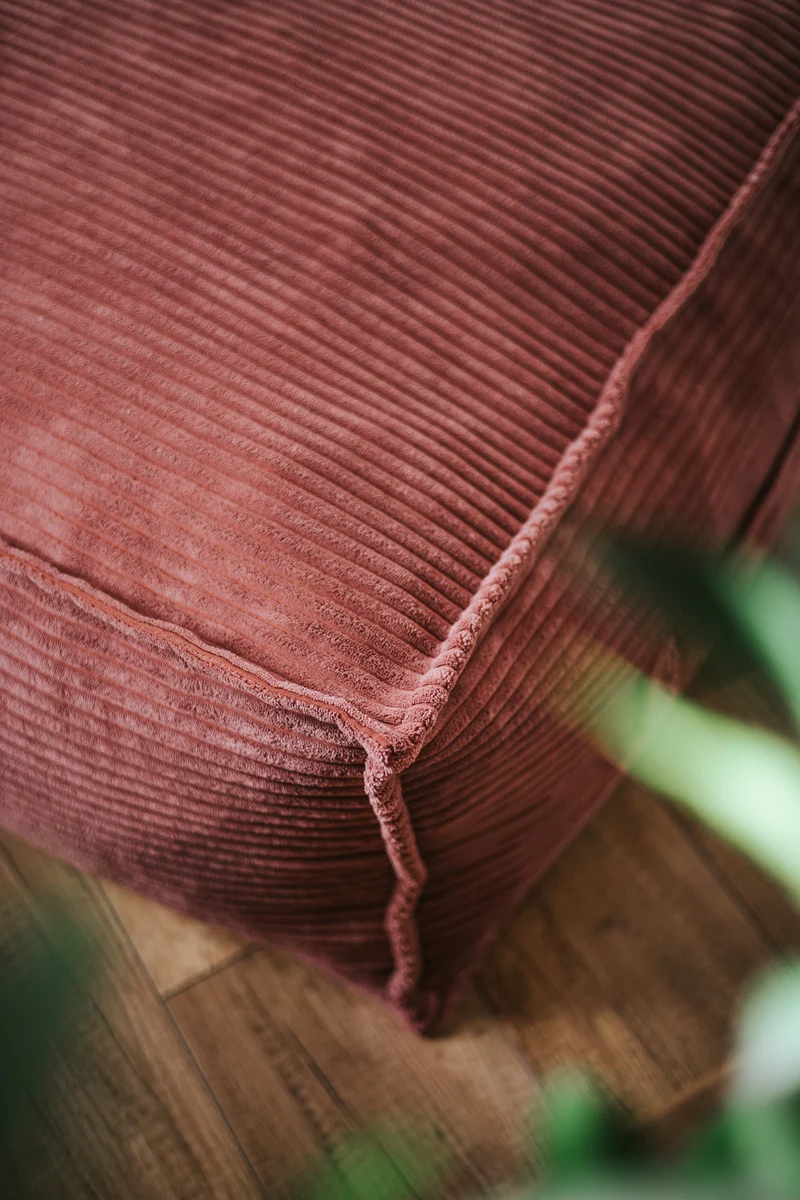 Quadratische Cord-Sitzpouf, ideal für das Kinderzimmer