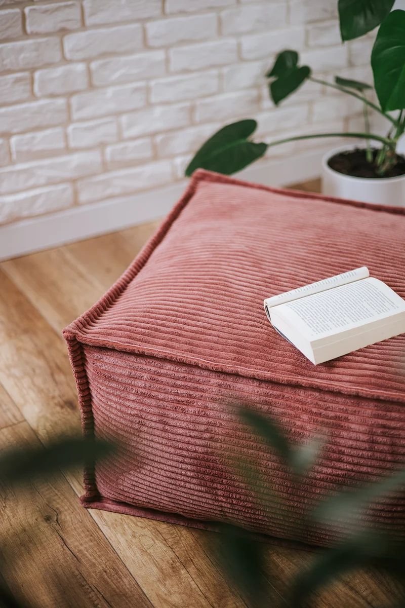 Quadratische Cord-Sitzpouf, ideal für das Kinderzimmer