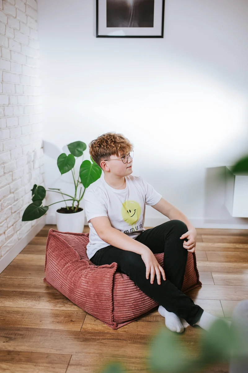 Quadratische Cord-Sitzpouf, ideal für das Kinderzimmer