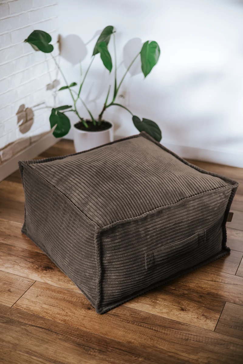 Quadratische Cord-Sitzpouf, ideal für das Kinderzimmer