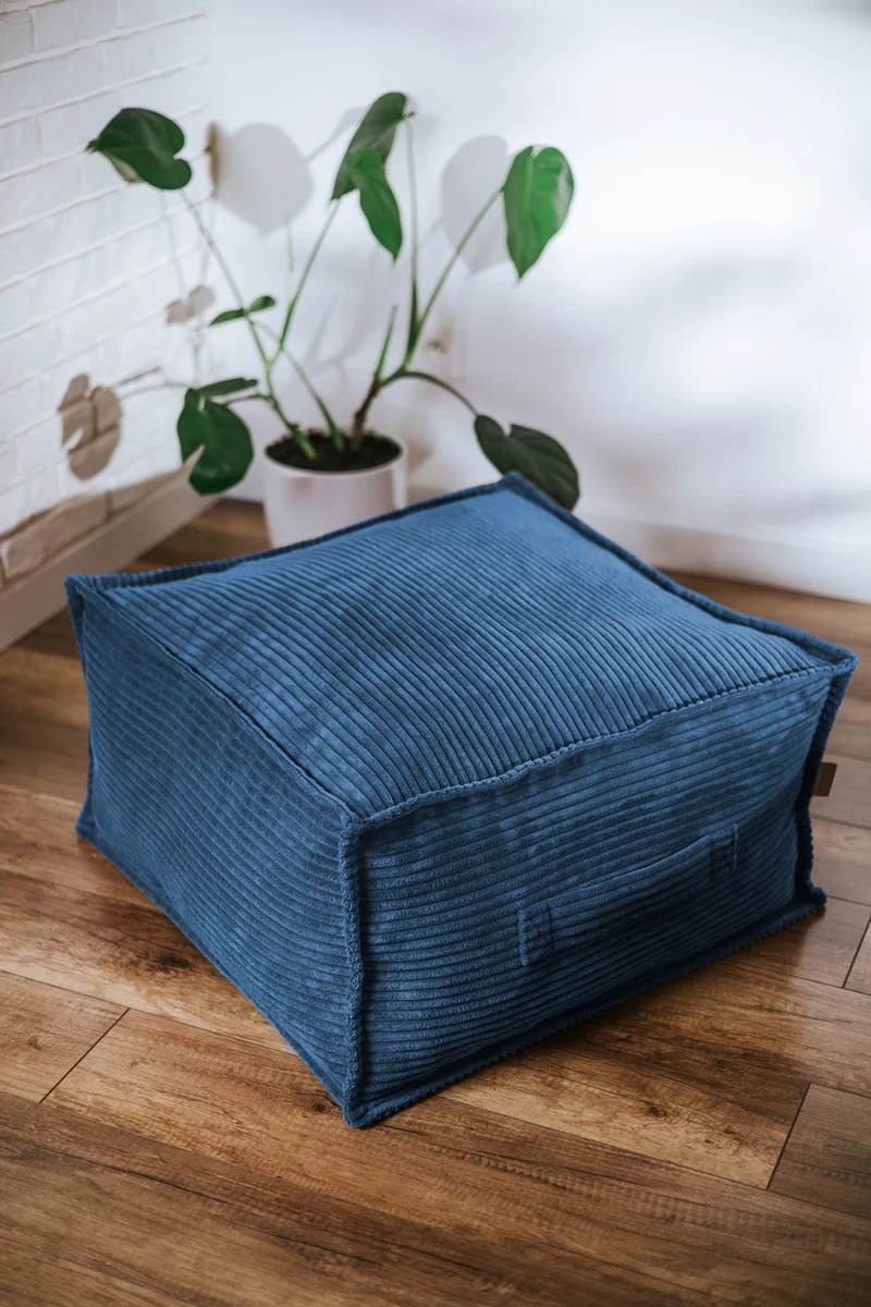Quadratische Cord-Sitzpouf, ideal für das Kinderzimmer