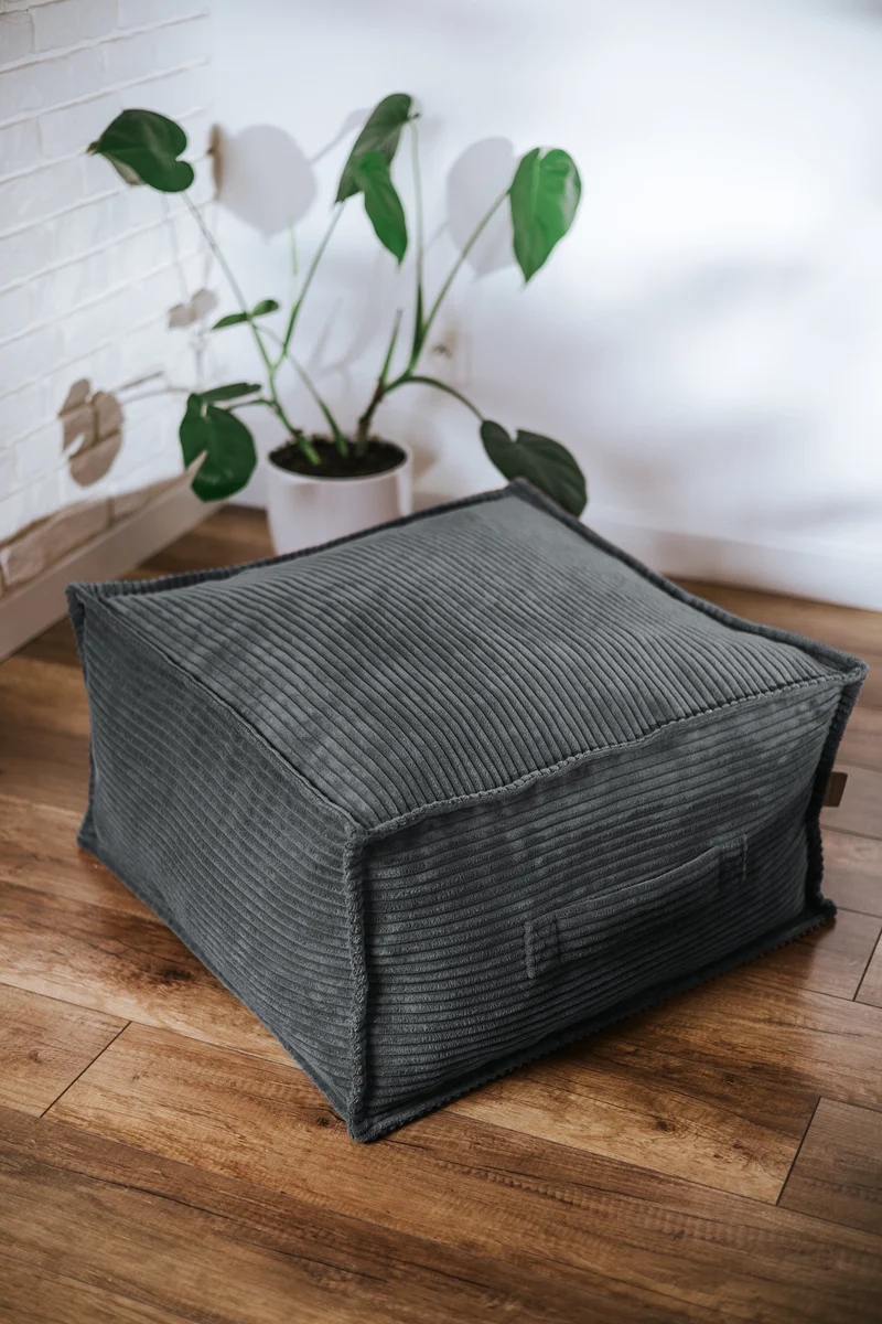 Quadratische Cord-Sitzpouf, ideal für das Kinderzimmer