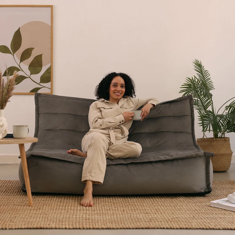 Kota Samt-Sofa, Dunkengrau