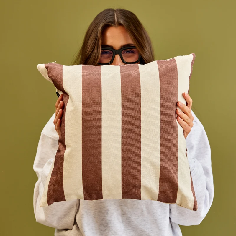 Stripe Indoor-Outdoor Kissen – Braun