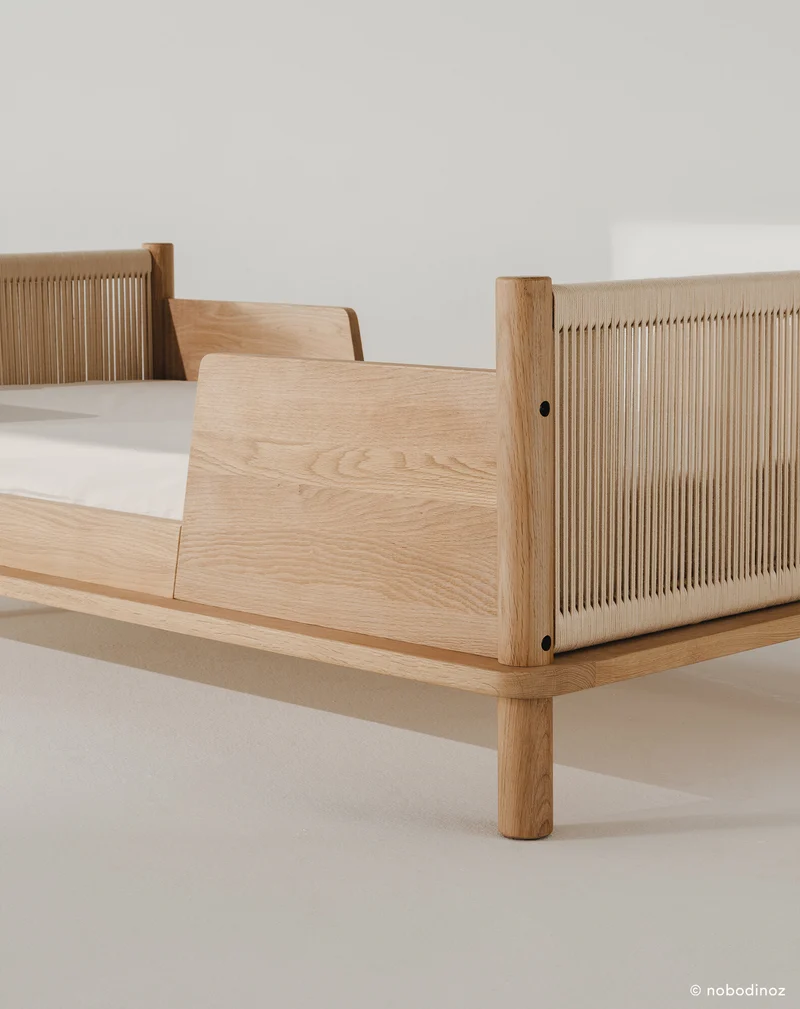 Pack solid oak wood junior bed + 2 safety rails Latitude