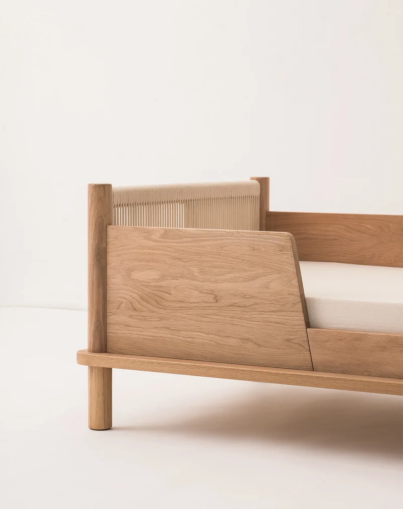 Pack solid oak wood junior bed + 2 safety rails Latitude