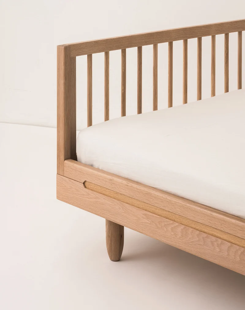Oak wood single bed Pure