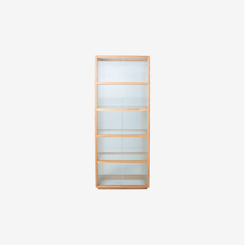 HK Vitrine | Julie