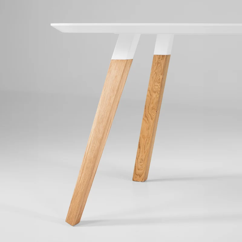 Oblique Tisch