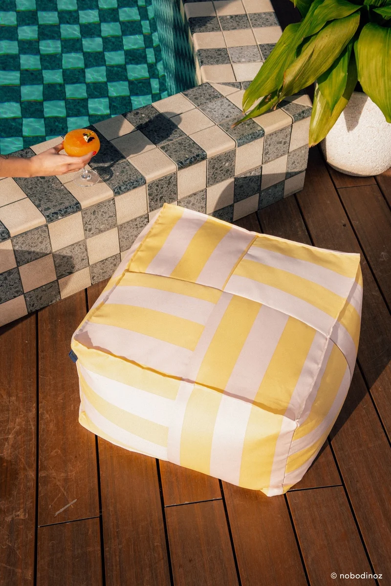 Pouf d'extérieur ottoman en tissu déperlant à rayures jaune et rose 55 x 35 cm Otto - Nobodinoz