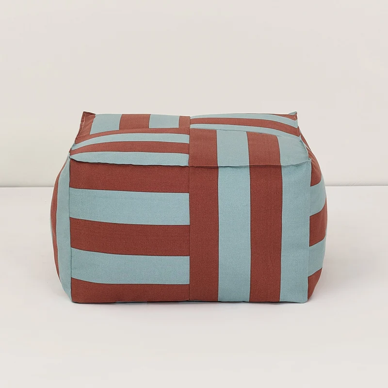 Pouf d'extérieur ottoman en tissu déperlant à rayures bleu et rouge 55 x 35 cm Otto - Nobodinoz