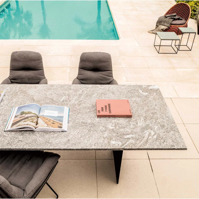 Janua Outdoor Tisch | SC41 Stein