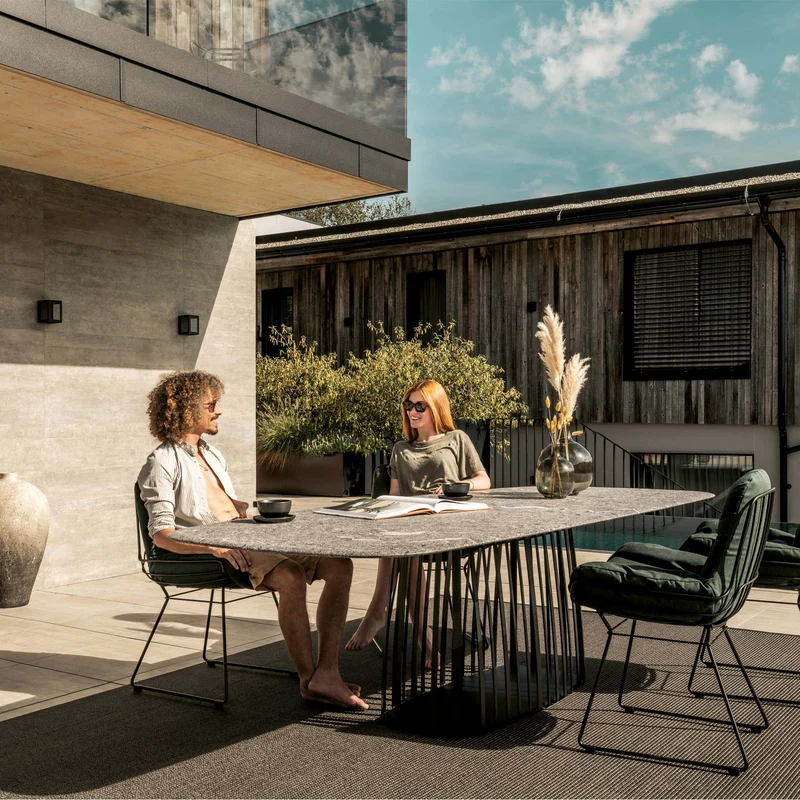 Janua Outdoor Tisch | BC 07 Basket Stein