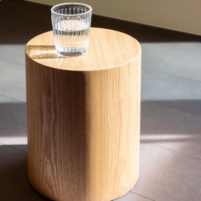 Hocker Yume aus massivem Eschenholz