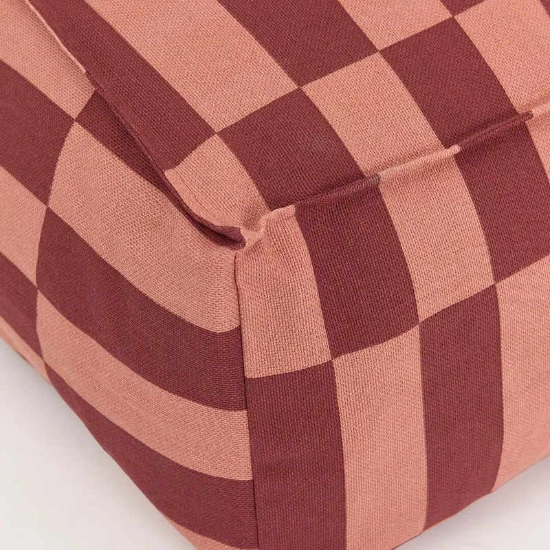 Fauteuil pouf en coton bio à carreaux rouge et rose 70 x 105 x 57 cm Vibes - Nobodinoz