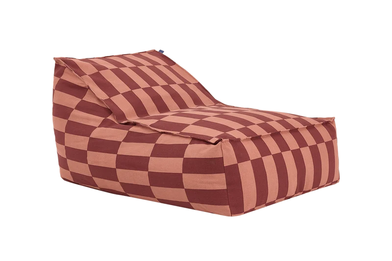 Fauteuil pouf en coton bio à carreaux rouge et rose 70 x 105 x 57 cm Vibes - Nobodinoz
