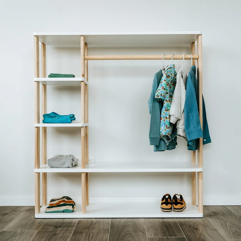 Modularer offener Montessori-Kleiderschrank aus Birkenholz 100x110x30 cm