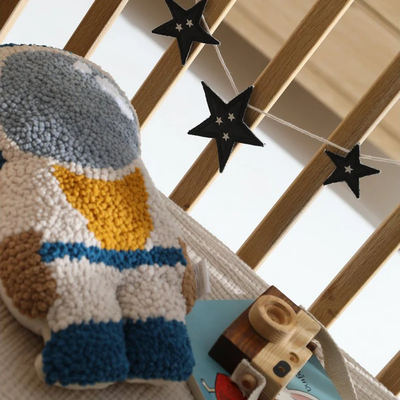 Astronauten Kissen 40x25 cm, Punch-Nadel-Stickerei & Leinenstoff