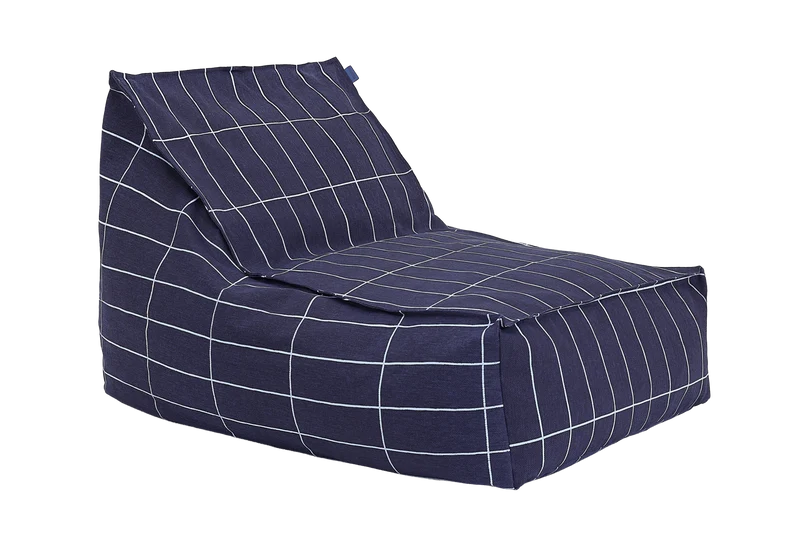Fauteuil pouf en coton bio à carreaux bleu marine et blanc 70 x 105 x 57 cm Vibes - Nobodinoz