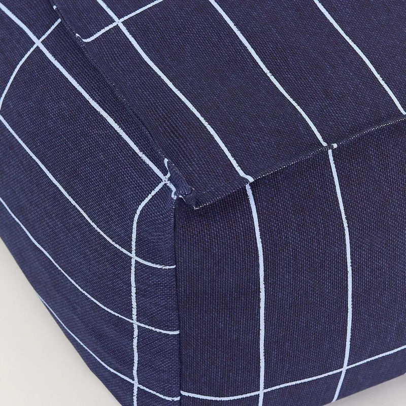 Fauteuil pouf en coton bio à carreaux bleu marine et blanc 70 x 105 x 57 cm Vibes - Nobodinoz