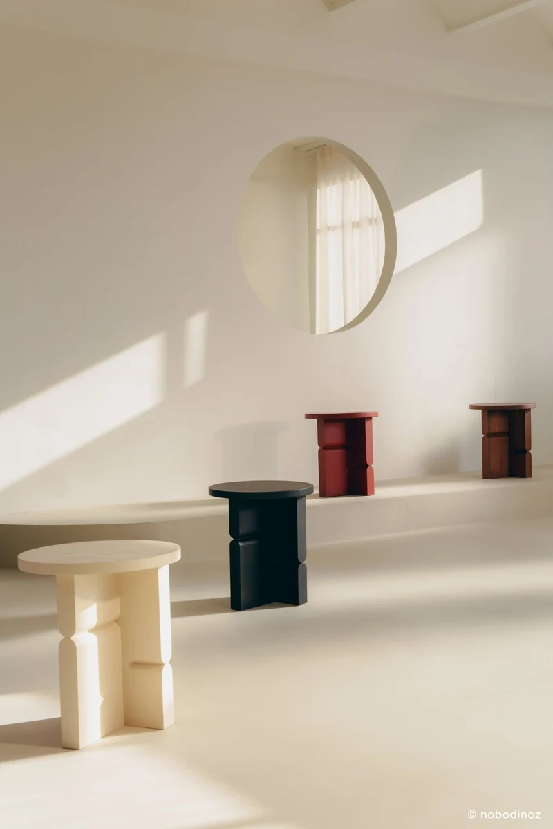 Table d'appoint ronde en bois de frêne peint noyer marron 38 x 42,5 cm Noon - Nobodinoz