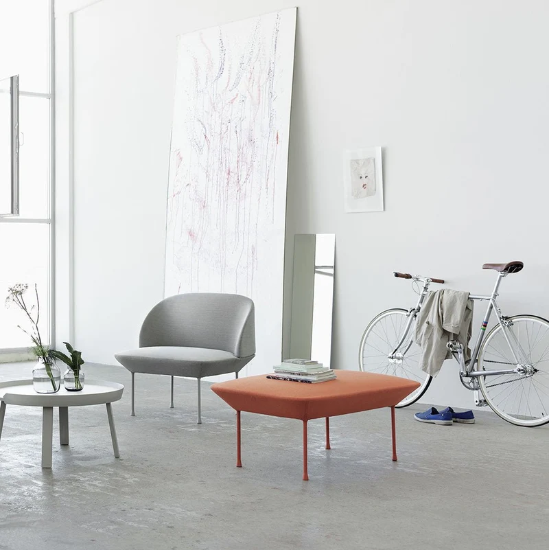 Fauteuil gris foncé pieds gris foncé Oslo - Muuto