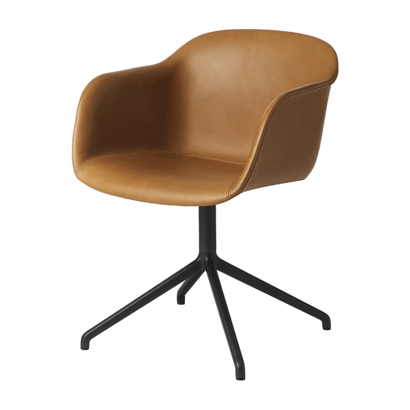 Fauteuil cognac piétement pivot et assise cuir Fiber - Muuto