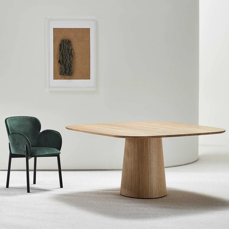 P.O.V. 462 Tisch