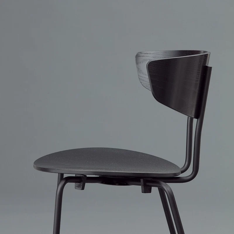 Chaise empilable bois et métal Herman Noir - Ferm Living