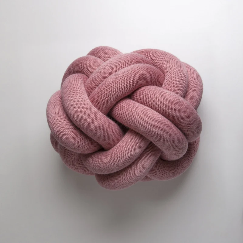 Coussin rose Knot 30cm - Design House Stockholm