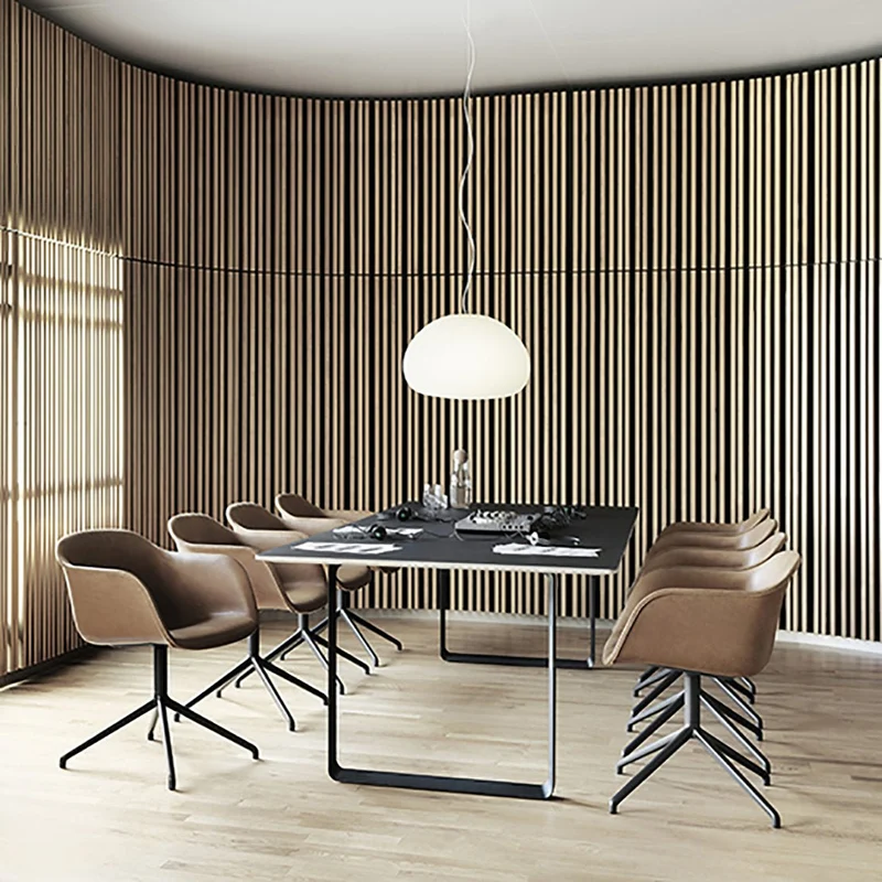 Fauteuil noir piétement pivot et assise textile Fiber - Muuto