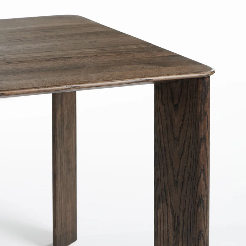 Insan Tisch | Pilon