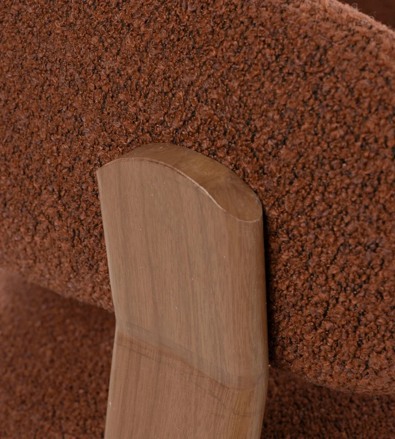 Fauteuil en tissu bouclette marron et métal marron Sora - The Cool Republic