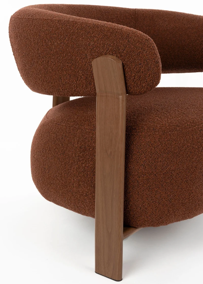 Fauteuil en tissu bouclette marron et métal marron Sora - The Cool Republic