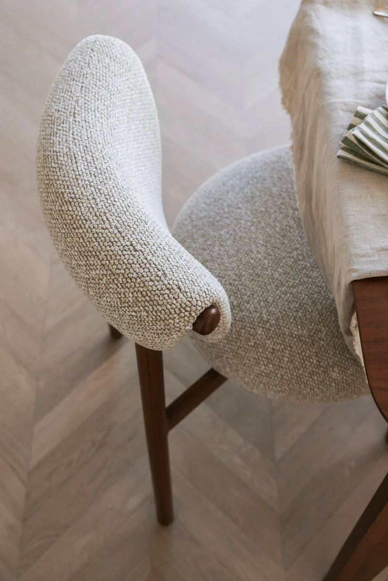 Chaise en tissu beige et métal marron Léo - The Cool Republic