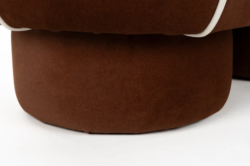Banc ovale rétro en tissu rouge 77,5x45,5cm Luma - The Cool Republic
