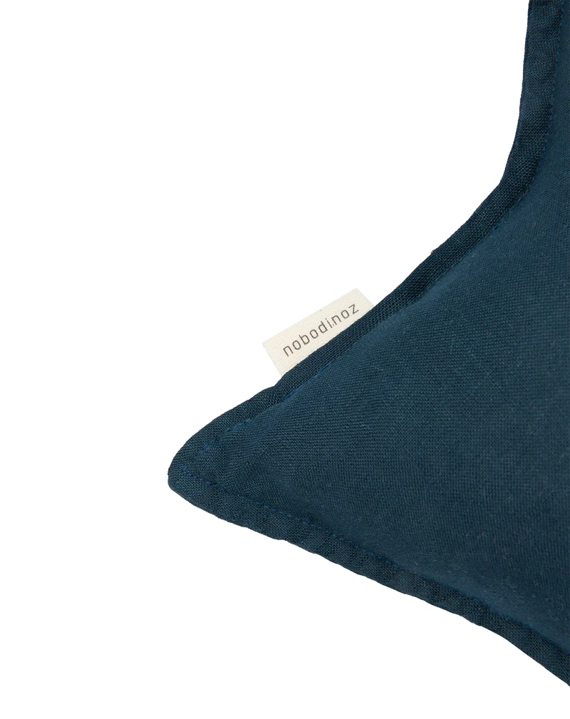 Star cushion in washed French linen L1N0
