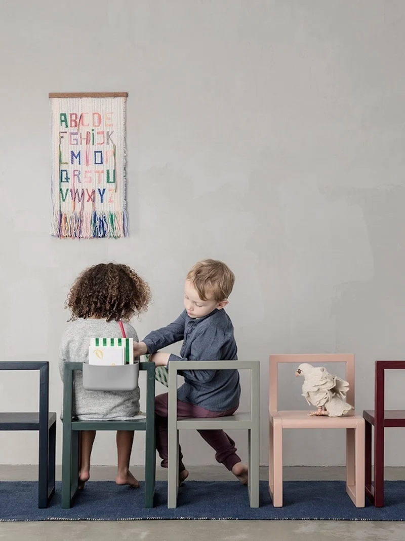 Chaise pour enfant bleue Petit Architecte - Ferm Living