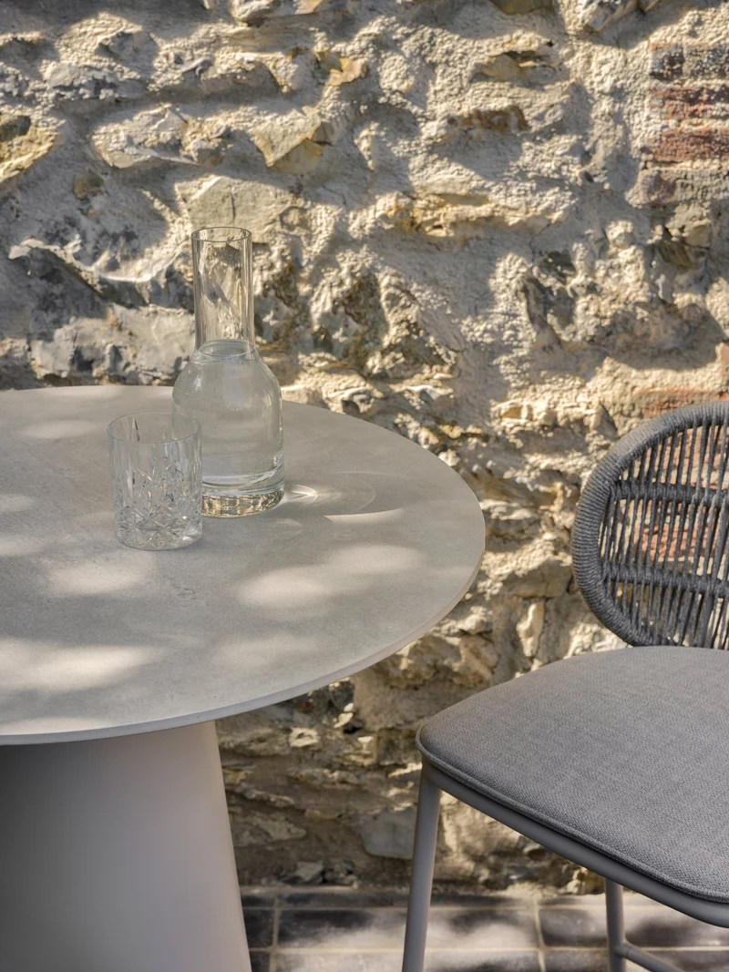 Table à manger ronde en céramique crème et le plateau portland 120x75cm Sandro - Vincent Sheppard