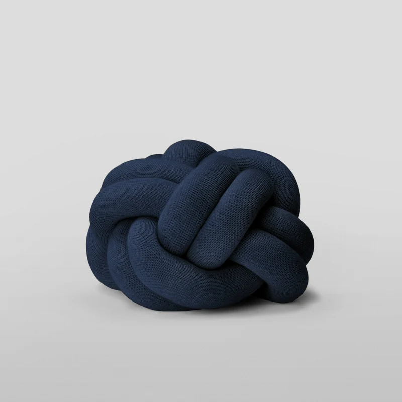 Coussin bleu marine Knot 30cm - Design House Stockholm