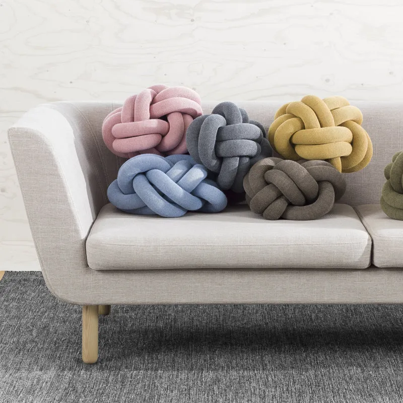 Coussin bleu marine Knot 30cm - Design House Stockholm