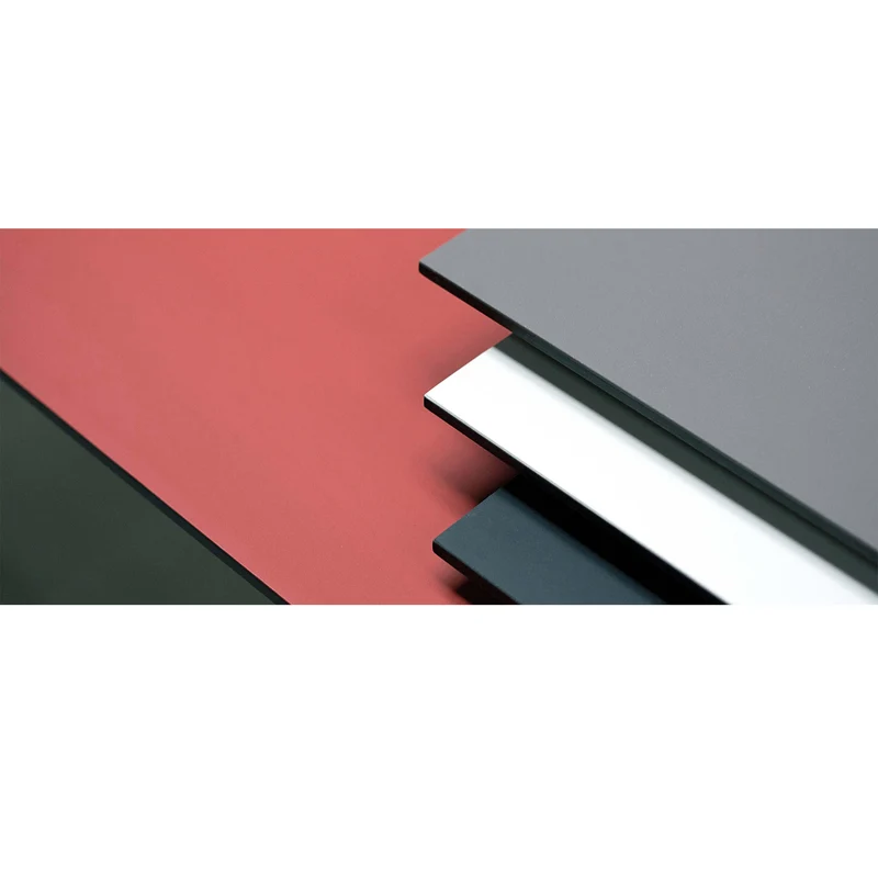 Hussl Tisch | Lino T